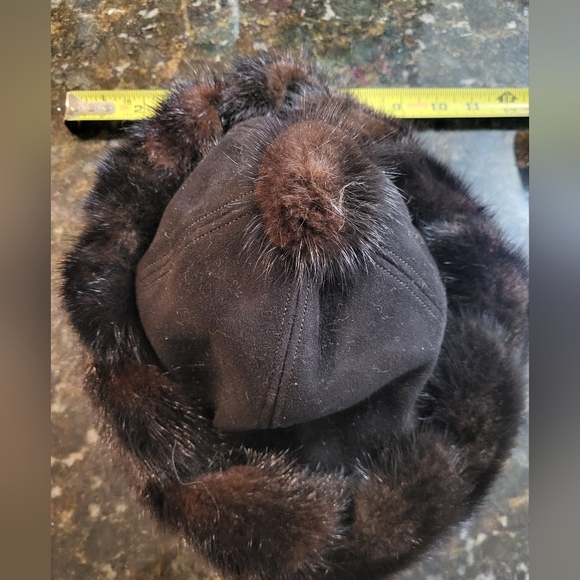 Elegant Black Fur-Trimmed Women's Hat - Picture 4 of 5